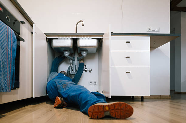 Professional Leak Detection technician working in Carson, WA